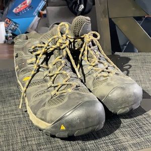 Size 9.5 EE raven/tawny olive Men’s Lansing mid waterproof steel toe